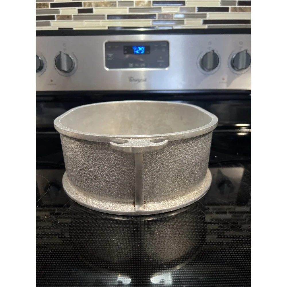 Vintage Guardian Service Ware Roaster Hammered Dutch Oven (no lid)